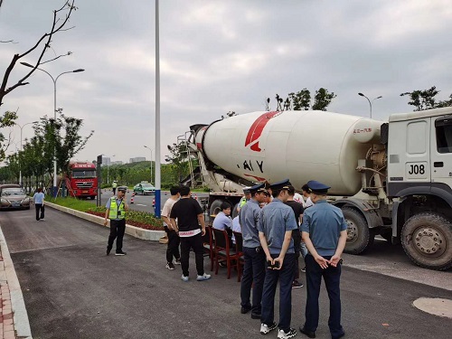 1609125229804615.jpg 1-200512115Z4J8.jpg